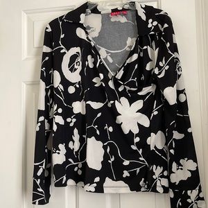 Ladies medium Anne Klein dress shirt.